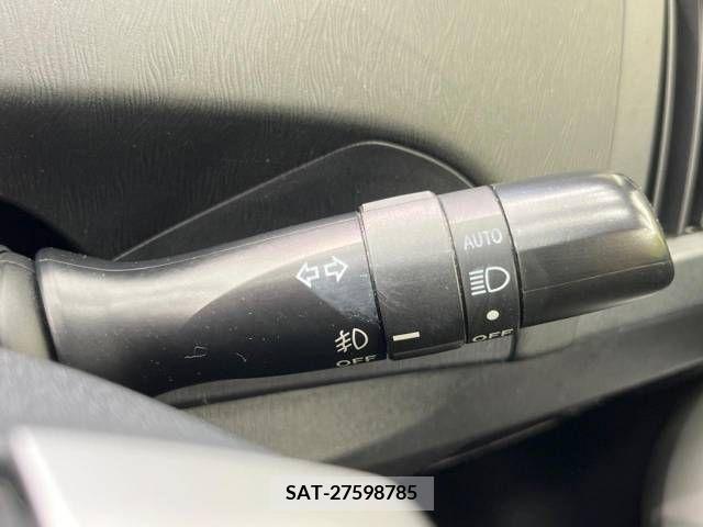 Toyota PRIUS 2012-06 322133-7