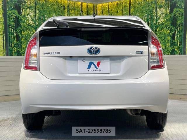 Toyota PRIUS 2012-06 322133-15
