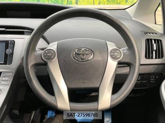 Toyota PRIUS 2012-06 322133-11