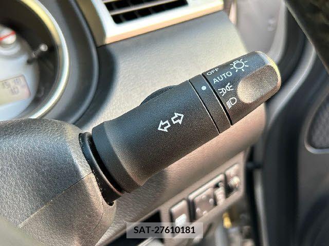 Nissan TIIDA 2012-03 287661-15