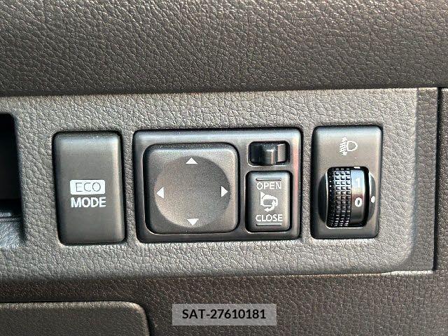 Nissan TIIDA 2012-03 287661-17