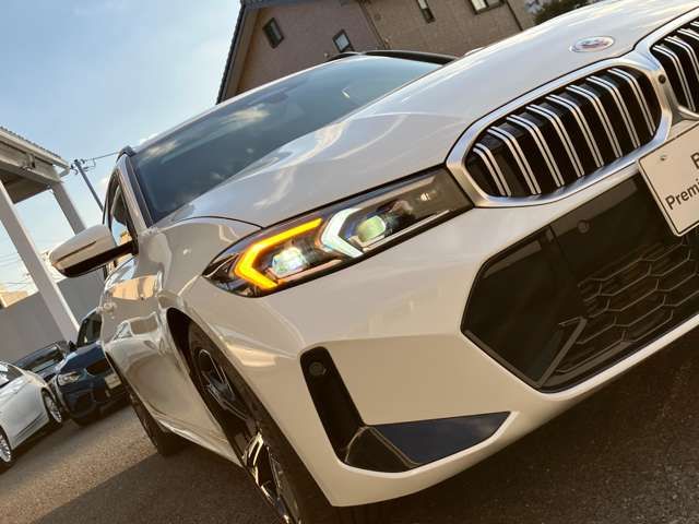 Bmw 3 SERIES 2023-03 18235-7