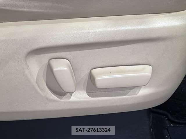 Toyota VELLFIRE 2015-12 369682-6