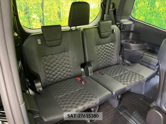 Toyota VOXY 2022-07 209437-10