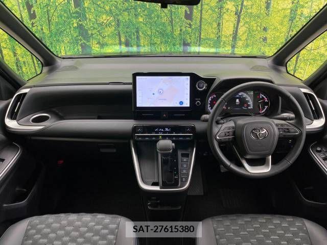 Toyota VOXY 2022-07 209437-1