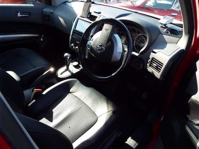 Nissan X-TRAIL 2009-12 185521-8