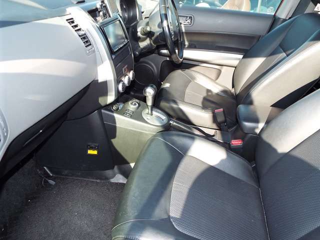 Nissan X-TRAIL 2009-12 185521-14