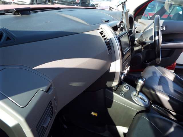 Nissan X-TRAIL 2009-12 185521-6