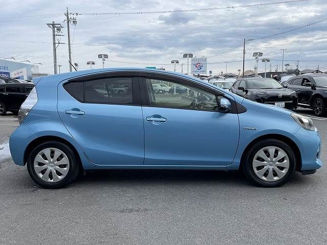 Toyota AQUA 2013-03 186737-14
