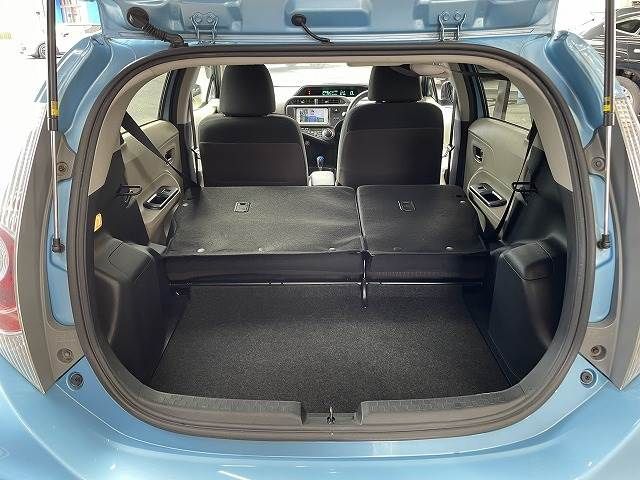 Toyota AQUA 2013-03 186737-10