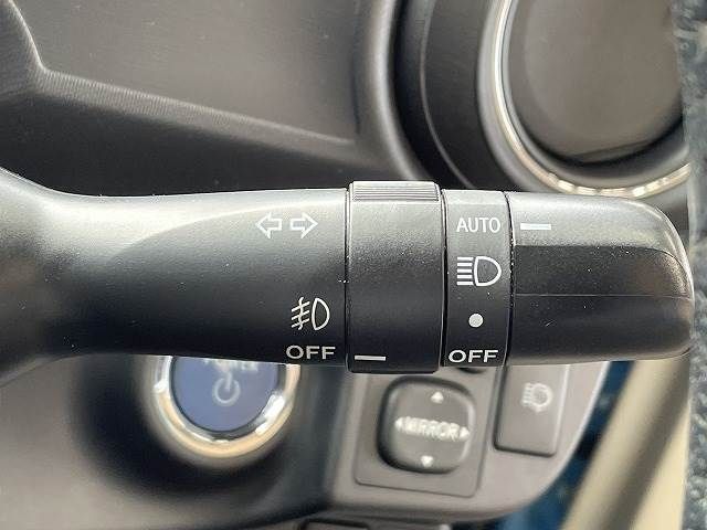 Toyota AQUA 2013-03 186737-6