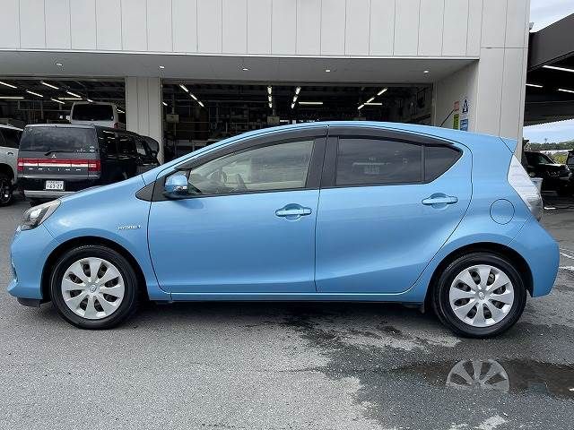 Toyota AQUA 2013-03 186737-13