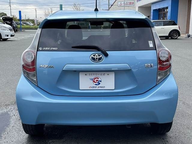 Toyota AQUA 2013-03 186737-12