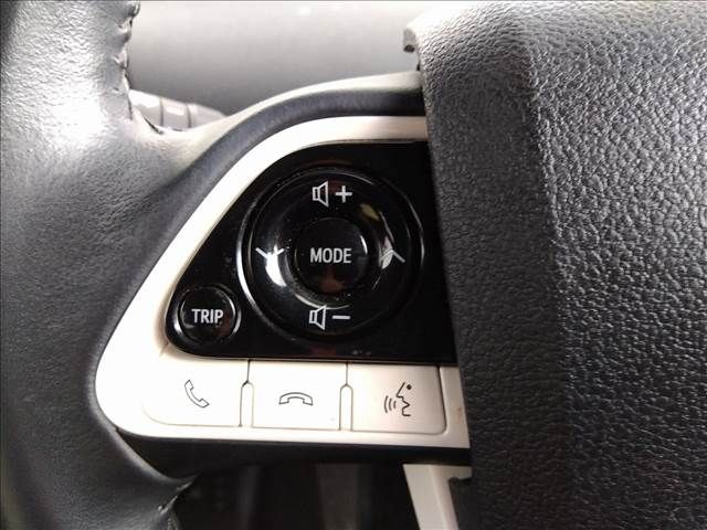 Toyota PRIUS 2016-07 189857-12