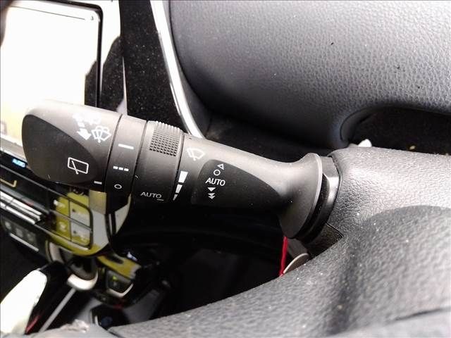 Toyota PRIUS 2016-07 189857-15