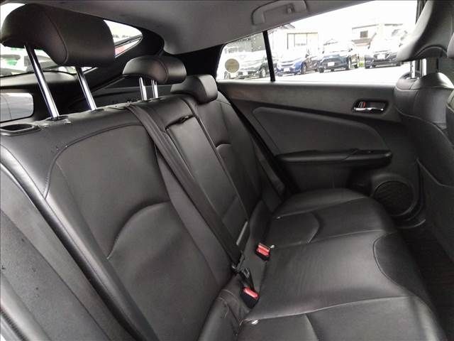Toyota PRIUS 2016-07 189857-6