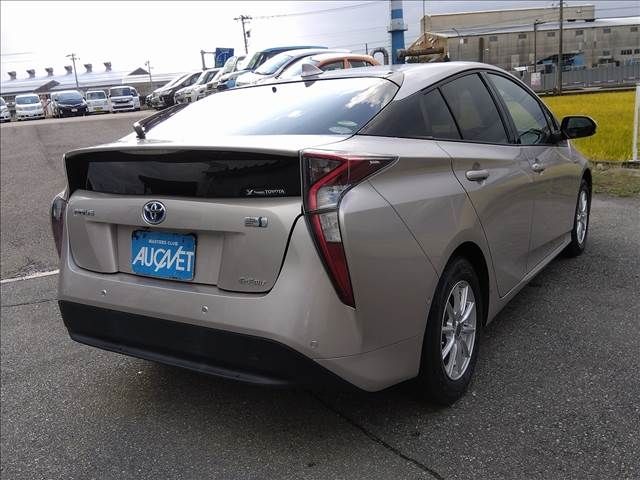 Toyota PRIUS 2016-07 189857-2