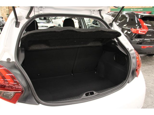 Peugeot 208 2019-02 23039-26