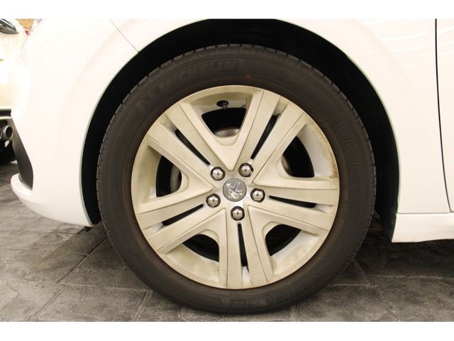 Peugeot 208 2019-02 23039-28