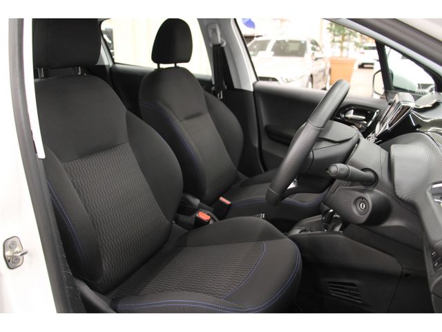 Peugeot 208 2019-02 23039-17