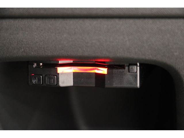 Peugeot 208 2019-02 23039-8