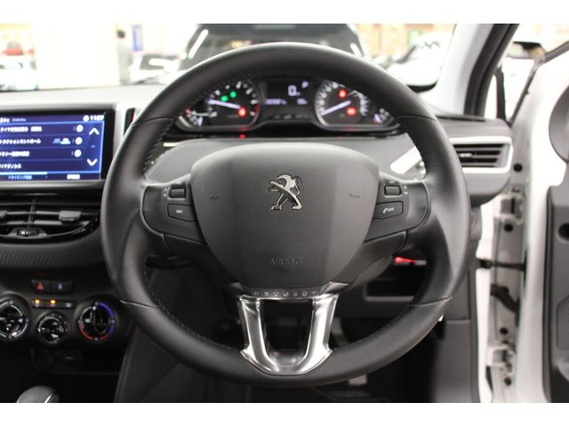Peugeot 208 2019-02 23039-16