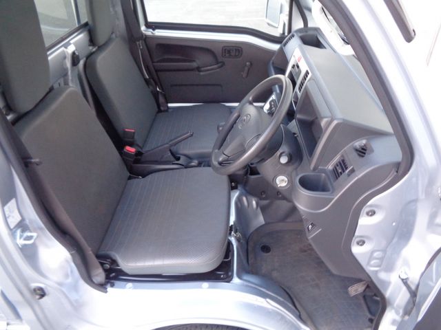 Daihatsu HIJET TRUCK 2017-08 24311-4