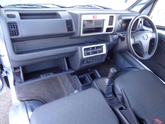 Daihatsu HIJET TRUCK 2017-08 24311-26
