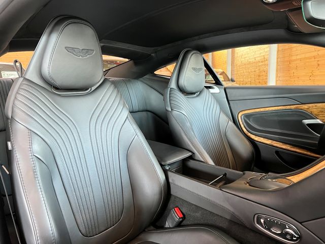 Aston Martin Aston Martin 2019-08 3514-7