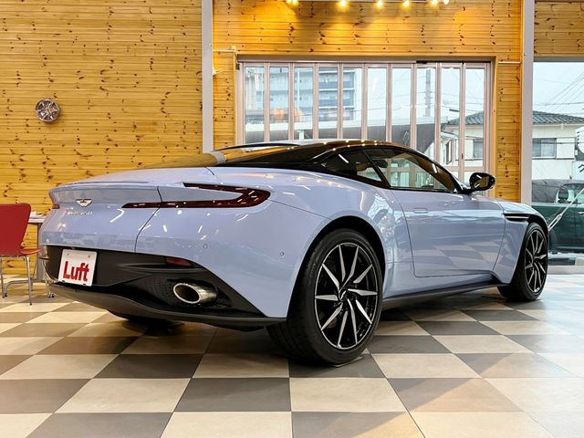 Aston Martin Aston Martin 2019-08 3514-2