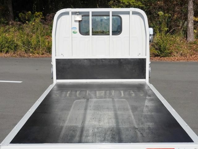 Mazda TITAN 2018-10 28698-3