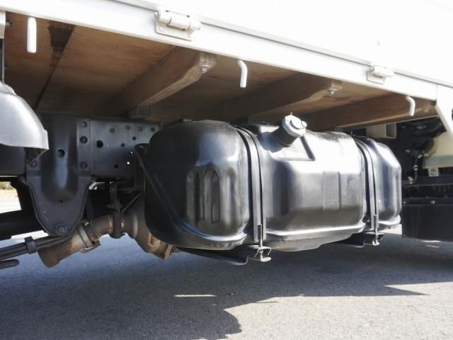 Mazda TITAN 2018-10 28698-27