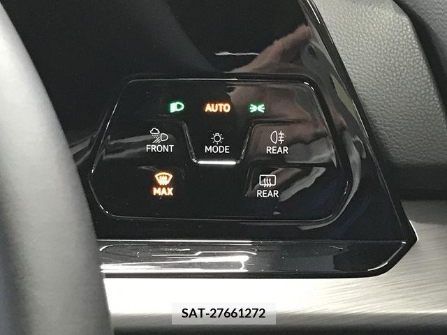 VolksWagen GOLF 2021-08 320368-13