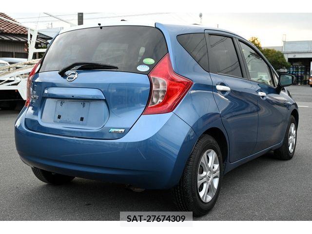 Toyota VOXY 2018-03 220636-3