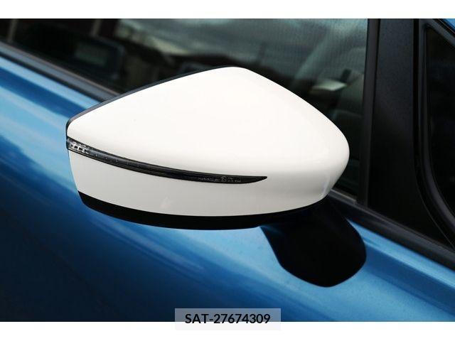 Toyota VOXY 2018-03 220636-8
