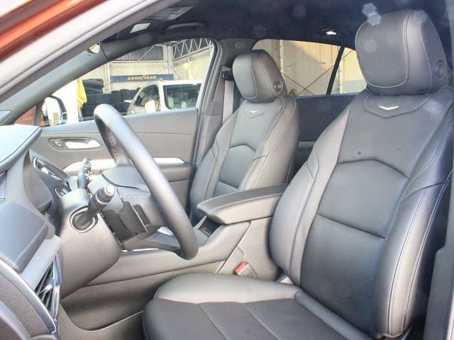 Cadillac XT4 2022-02 11684-4