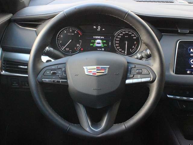 Cadillac XT4 2022-02 11684-16