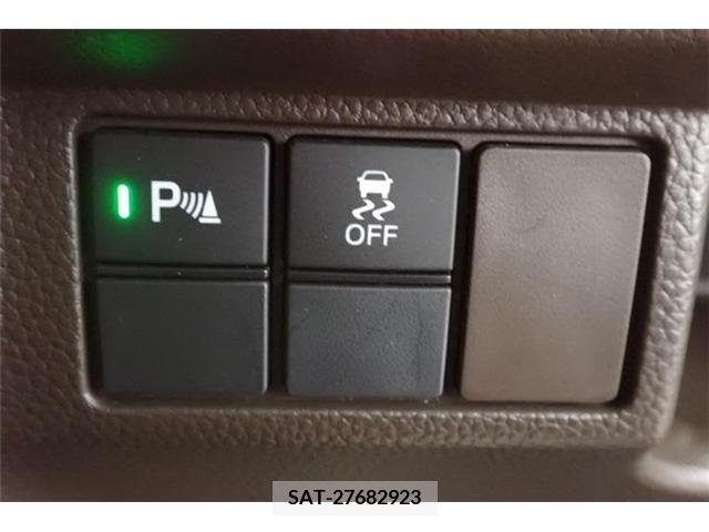 Honda N BOX 2022-06 278537-17