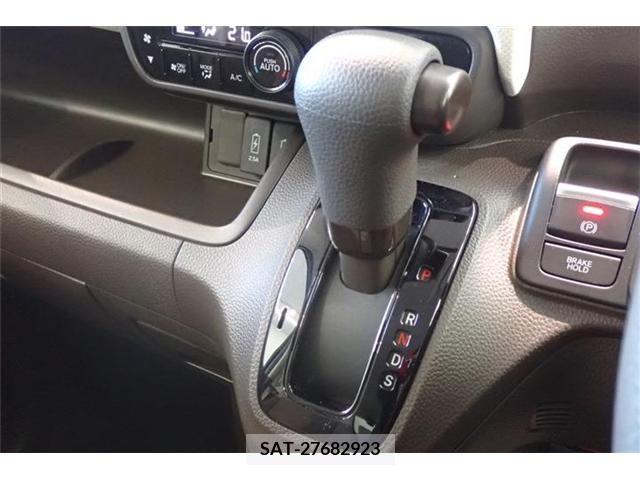 Honda N BOX 2022-06 278537-14