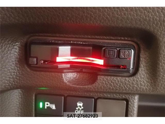 Honda N BOX 2022-06 278537-12