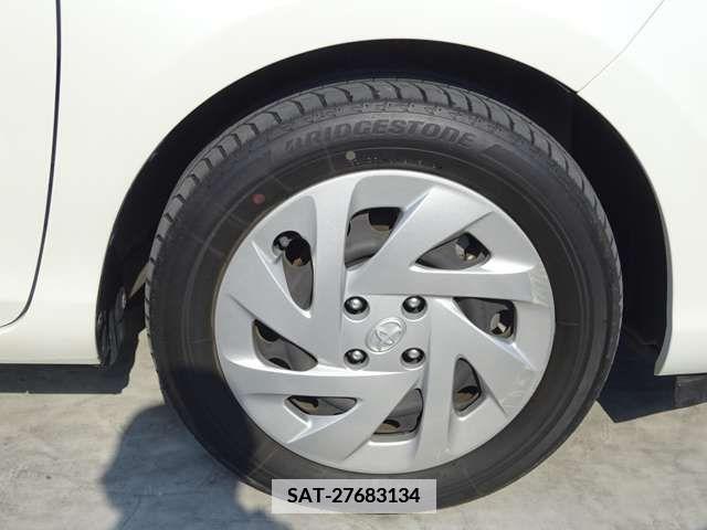 Toyota AQUA 2018-05 380870-14