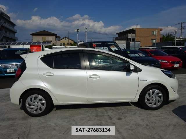 Toyota AQUA 2018-05 380870-10