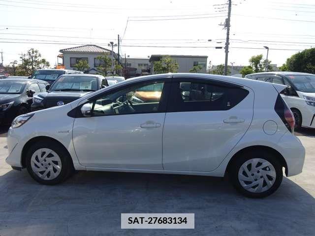 Toyota AQUA 2018-05 380870-9