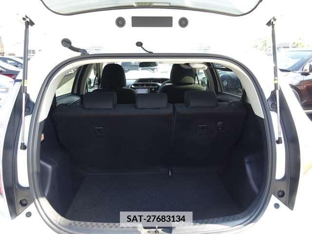Toyota AQUA 2018-05 380870-8