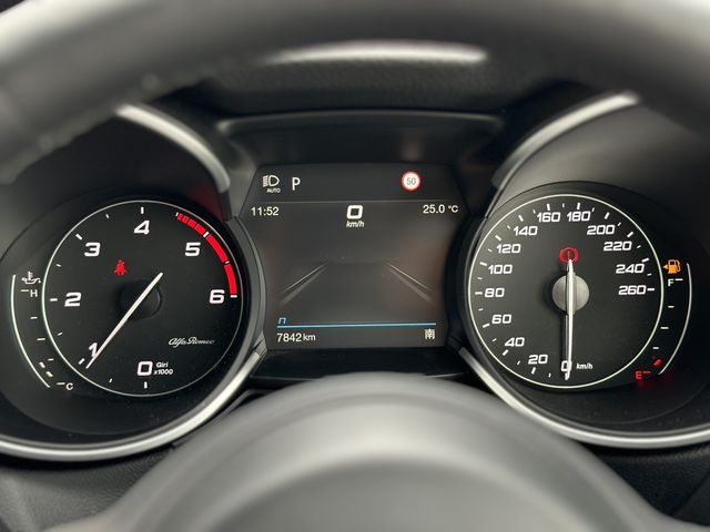 ALFA ROMEO STELVIO 2022-09 27713-11