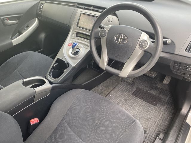 Toyota PRIUS 2012-05 21922-1