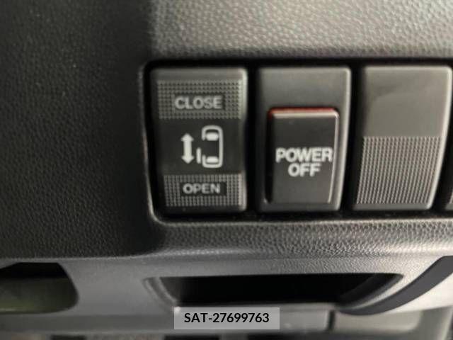 Nissan LAFESTA 2013-09 362302-4