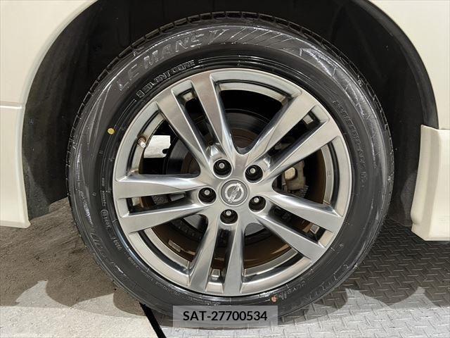 Nissan ELGRAND 2013-02 297183-16