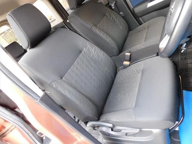 Toyota ROOMY 2017-11 22720-11