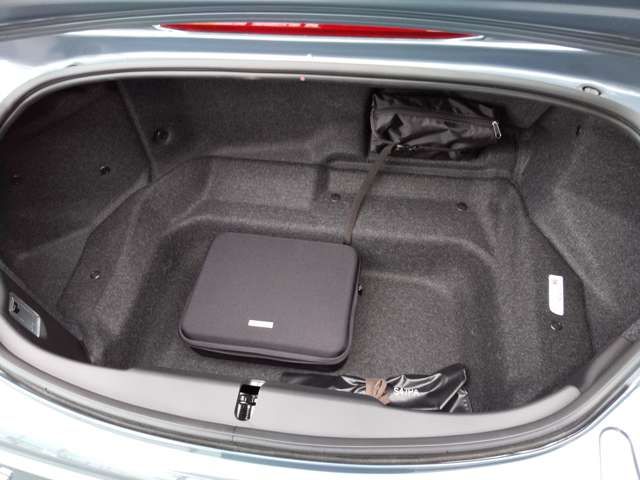 Mazda ROADSTER 2022-09 24285-18